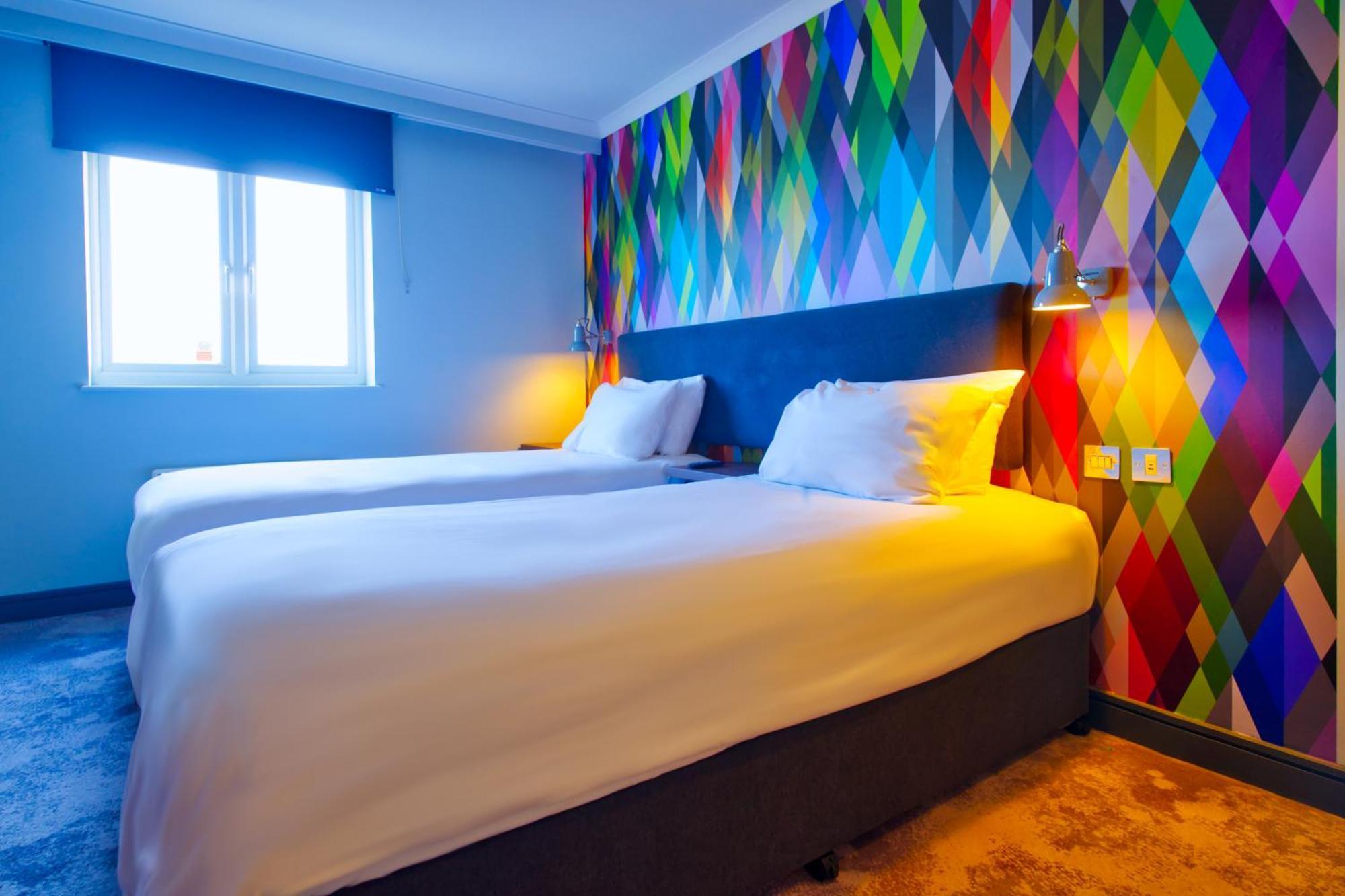 Village Hotel Manchester Hyde Dış mekan fotoğraf