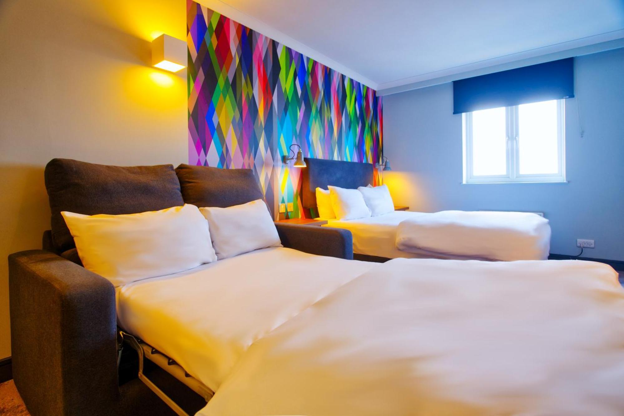 Village Hotel Manchester Hyde Dış mekan fotoğraf