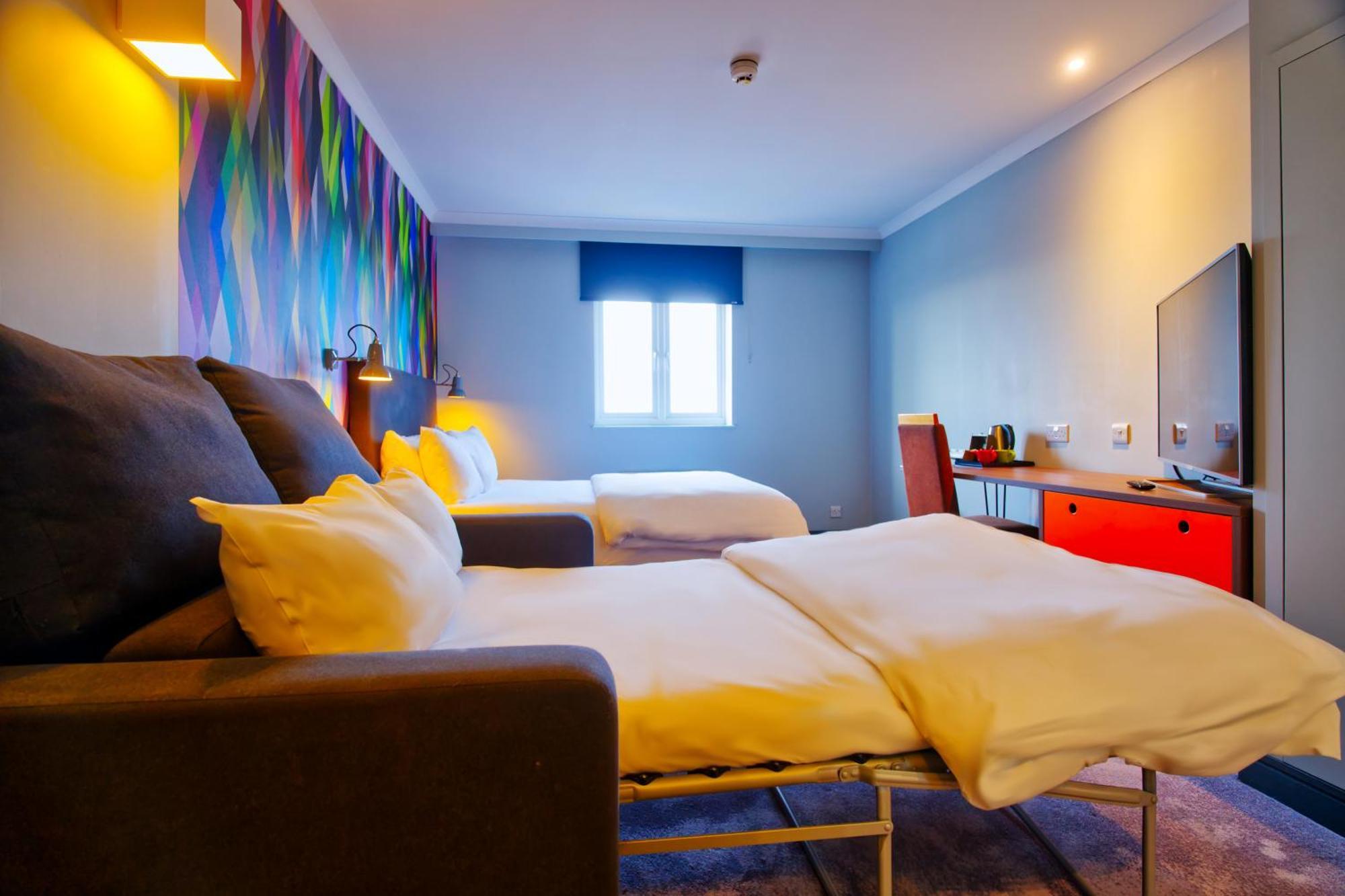 Village Hotel Manchester Hyde Dış mekan fotoğraf